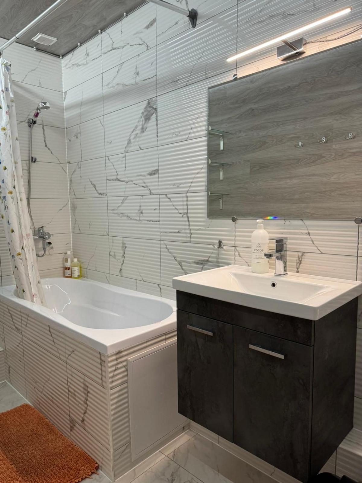 Luxury Apartament In Chişinǎu Buitenkant foto